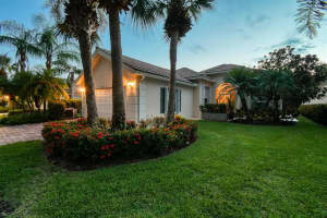 8814 SE Retreat Drive, Hobe Sound, FL 33455 Sold 10/24/23