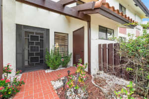 10787 Palm Lake Avenue 101, Boynton Beach, FL 33437 Sold 05/03/24