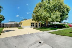 10215 Mikado Lane, Royal Palm Beach, FL 33411 Sold 11/17/23