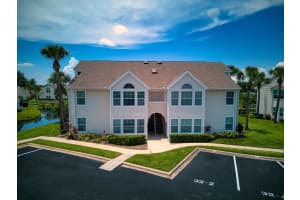 1907 Aynsley Way 32-1, Vero Beach, FL 32966 Sold 10/26/23