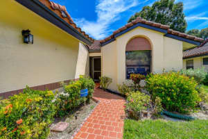 10020 Andrea Lane B, Boynton Beach, FL 33437 Sold 12/19/23