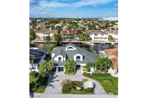 933 Iris Drive, Delray Beach, FL 33483 Sold 10/11/23