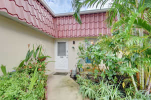 330 Cape Cod Circle B, Lake Worth, FL 33467 Sold 12/30/23