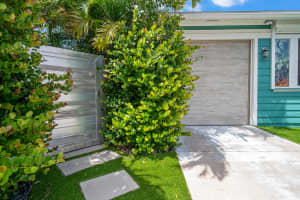 701 Palm Street, West Palm Beach, FL 33401 Sold 11/16/23