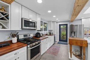 743 Park Place, West Palm Beach, FL 33401 Sold 04/15/24