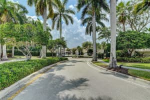 1094 Grove Park Circle, Boynton Beach, FL 33436 Sold 03/04/24