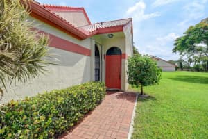 7692 Lexington Club Boulevard B, Delray Beach, FL 33446 Sold 11/08/23