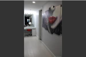 800 NE 195th Street 402, Miami, FL 33179 Sold 11/30/23