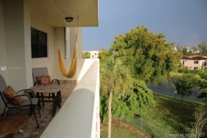 800 NE 195th Street 402, Miami, FL 33179 Sold 11/30/23