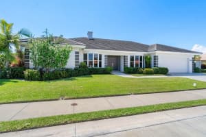 1081 Singer Dr, Singer Island, FL 33404 Sold 03/05/24