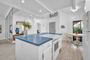 302 Cambridge Road 2-35, Hollywood, FL 33024 Sold 11/15/23