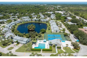 915 NE Sandalwood Place, Jensen Beach, FL 34957 Sold 01/10/24