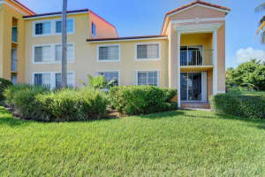 180 Yacht Club Way 102, Hypoluxo, FL 33462 Sold 10/09/23