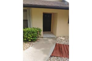 233 SW 28th Avenue, Delray Beach, FL 33445 Sold 10/25/23