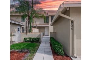 905 Maplewood Drive, Greenacres, FL 33415 Sold 11/27/23