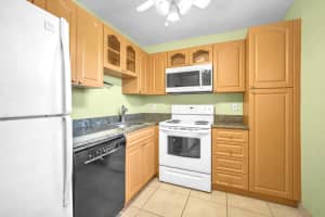 300 NE 26th Avenue 105, Boynton Beach, FL 33435 Sold 03/12/24