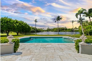 4 Bassett Creek Trail N, Hobe Sound, FL 33455 Sold 04/02/24