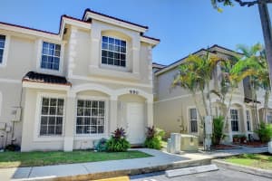 990 Summit Lake Drive, West Palm Beach, FL 33406 Sold 11/22/23