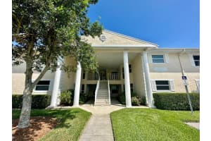 600 E Lake Jasmine Circle 203, Vero Beach, FL 32962 Sold 10/31/23