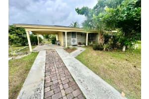 426 Riomar Drive, Port St Lucie, FL 34952 Sold 10/10/23