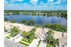 10679 Lake Shore Drive, Wellington, FL 33414 Sold 10/26/23