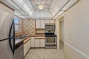 719 Lori Drive 204, Palm Springs, FL 33461 Sold 11/22/23