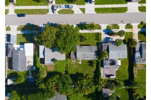 2012 Kenwood Road, West Palm Beach, FL 33409 Sold 11/06/23