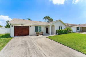 166 Banyan Circle, Jupiter, FL 33458 Sold 10/25/23