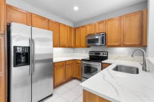 118 N Longport Circle D2, Delray Beach, FL 33444 Sold 01/18/24