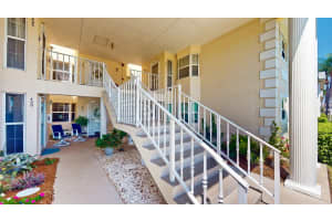 402 Grove Isle Circle, Vero Beach, FL 32962 Sold 03/07/24