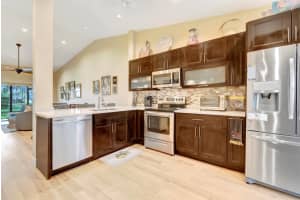 3679 English Road B, Lake Worth, FL 33467 Sold 11/05/23