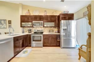 3679 English Road B, Lake Worth, FL 33467 Sold 11/05/23