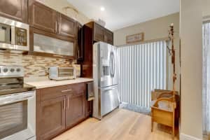 3679 English Road B, Lake Worth, FL 33467 Sold 11/05/23