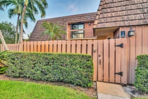 1 Atrium Circle A, Atlantis, FL 33462 Sold 10/25/23