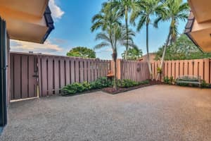 1 Atrium Circle A, Atlantis, FL 33462 Sold 10/25/23