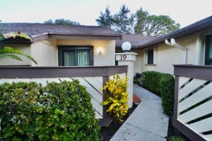 19 Black Birch Court, Royal Palm Beach, FL 33411 Sold 11/09/23