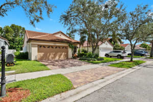 836 Falling Water Road, Weston, FL 33326 Sold 10/31/23