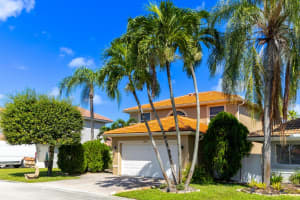 11561 SW 11th Street, Pembroke Pines, FL 33025 Sold 11/17/23