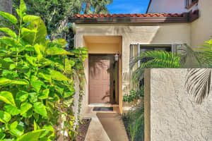 22 Via De Casas Sur 101, Boynton Beach, FL 33426 Sold 12/26/23