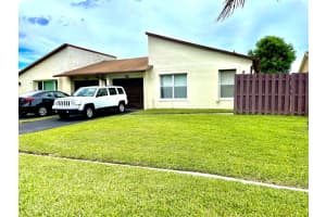 5421 Mirror Lakes Boulevard, Boynton Beach, FL 33472 Sold 10/18/23