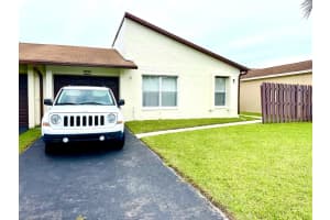 5421 Mirror Lakes Boulevard, Boynton Beach, FL 33472 Sold 10/18/23