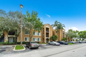 7950 N Nob Hill Road 206, Tamarac, FL 33321 Sold 11/22/23