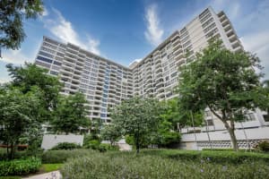 600 Three Islands Boulevard 109, Hallandale Beach, FL 33009 Sold 08/01/24