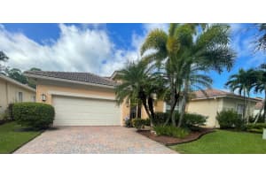6895 SE Twin Oaks Circle 6895, Stuart, FL 34997 Sold 11/14/23