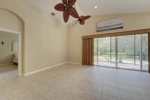 6895 SE Twin Oaks Circle 6895, Stuart, FL 34997 Sold 11/14/23