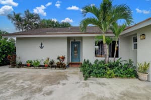 23 Las Flores A, Boynton Beach, FL 33426 Sold 11/28/23