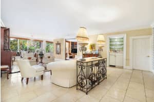 315 S Lake Drive 2d, Palm Beach, FL 33480 Sold 02/07/24