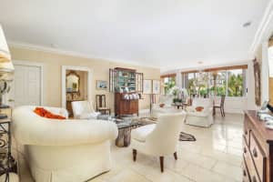 315 S Lake Drive 2d, Palm Beach, FL 33480 Sold 02/07/24