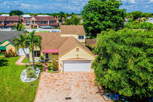 19146 NW 81 Place, Hialeah, FL 33015 Sold 11/27/23