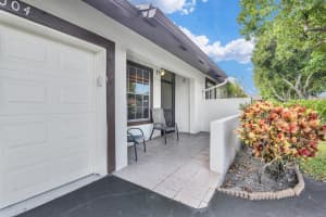 16004 Laurel Oak Circle, Delray Beach, FL 33484 Sold 11/15/23